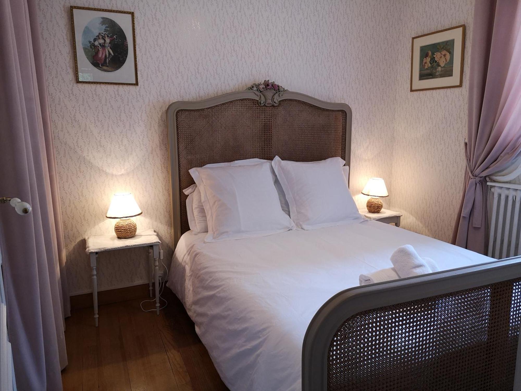 La Roseliere Maison Plain Pied Confortable Belle Decoration Jardin Magnifique 10 Mn A Pied Centre Ville Bayeux Proche Plages Du Debarquement Eksteriør billede